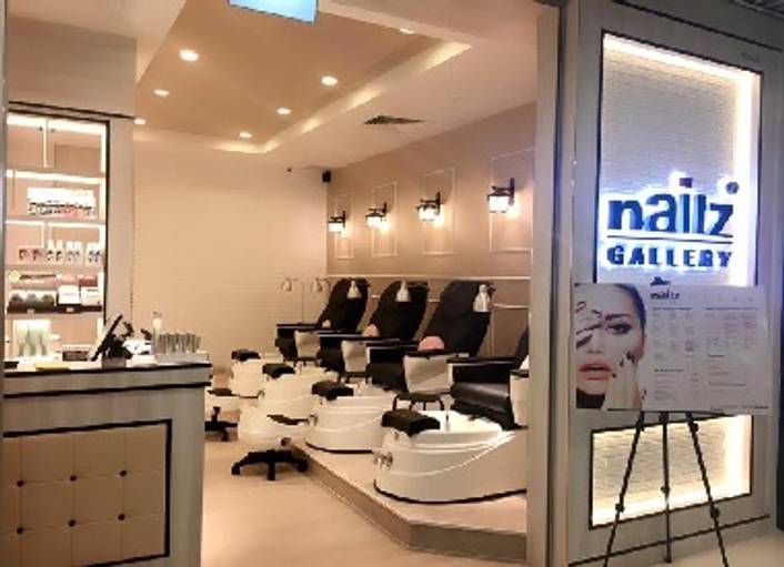Nailz Gallery at Eastpoint Mall store front